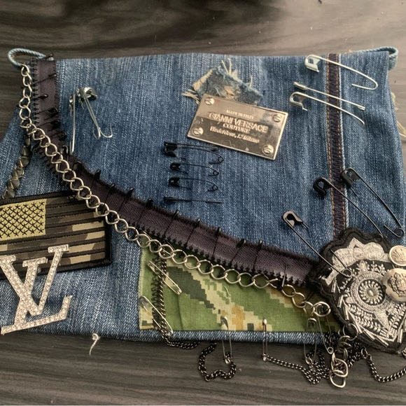 3 in 1 Crossbody Fanny Pack Clutch ❌SOLD❌ - Picture 3 of 3